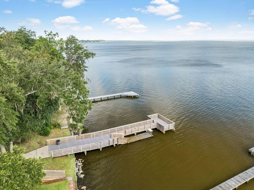Image 14 of property listing at 70 Little Canal Drive, Santa Rosa Beach, FL 32459
