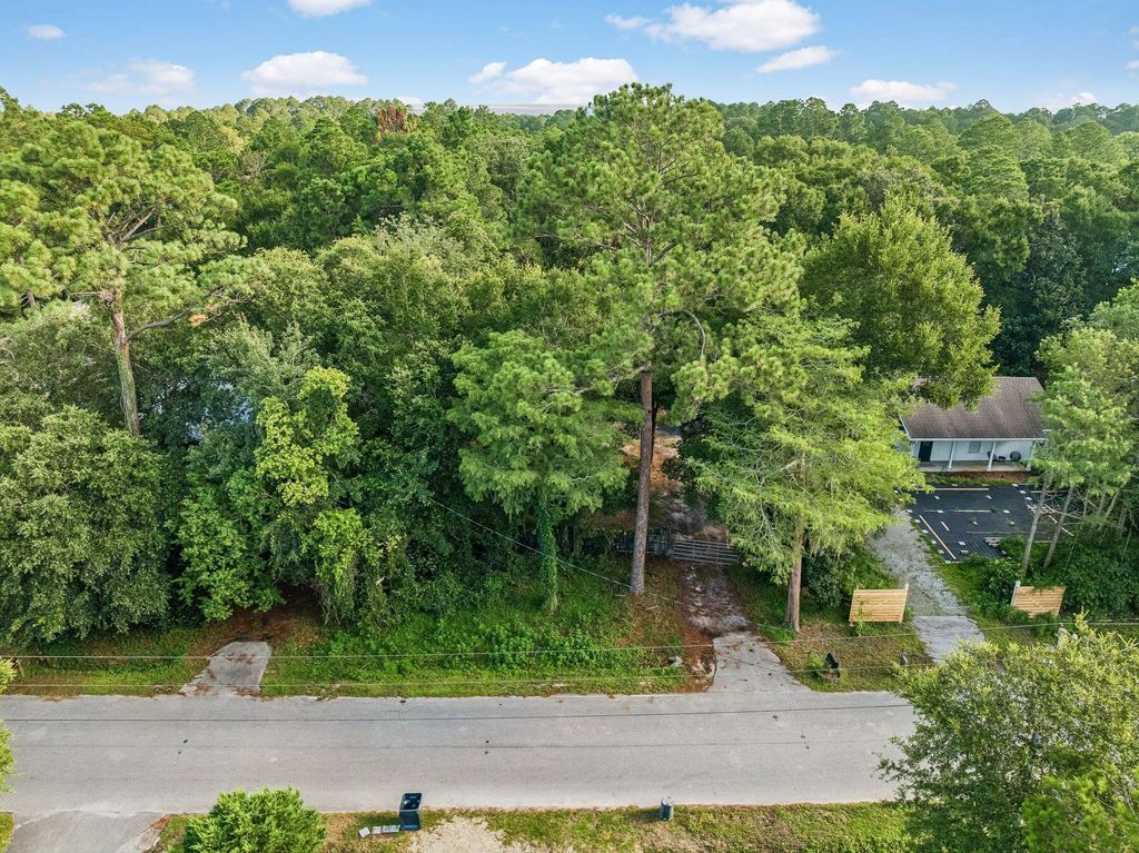 Image 5 of property listing at 70 Little Canal Drive, Santa Rosa Beach, FL 32459
