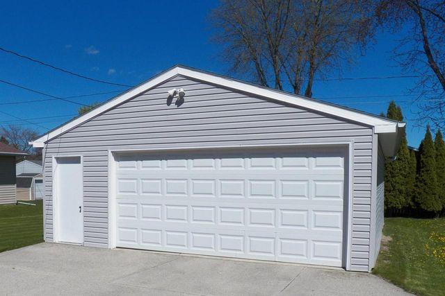 941 S 41ST STREET, Manitowoc, WI 54220
