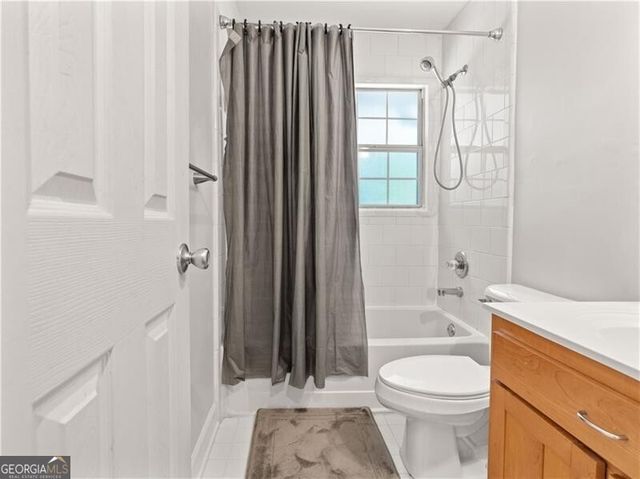 2232 Dunseath Avenue NW 404, Atlanta, GA 30318