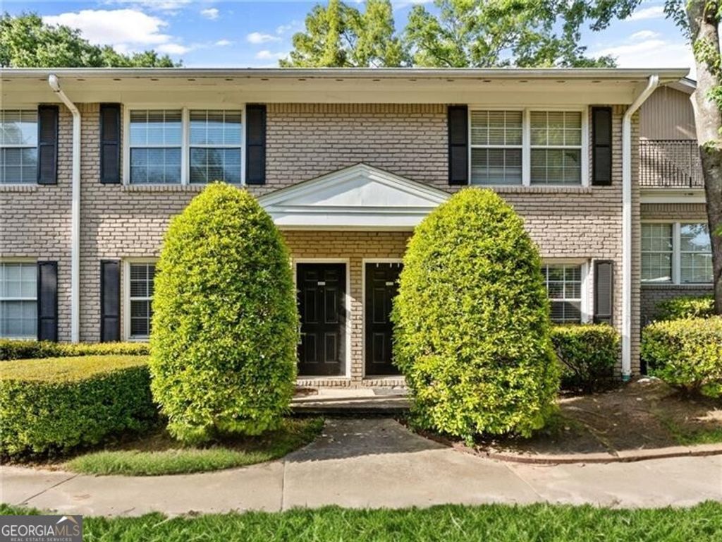 2232 Dunseath Avenue NW 404, Atlanta, GA 30318