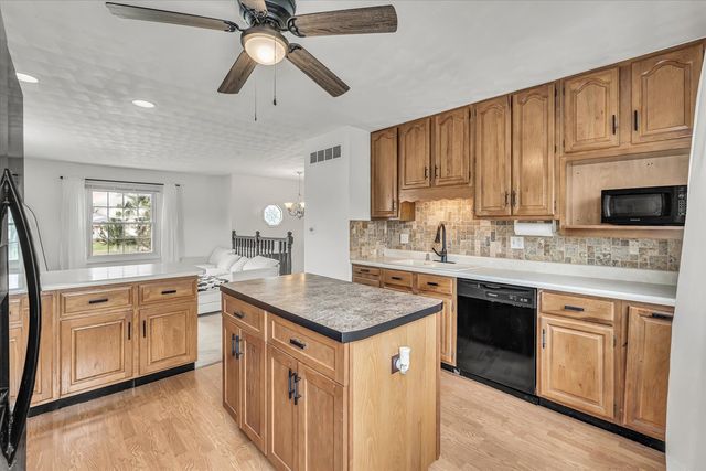 4809 50th Avenue, Moline, IL 61265