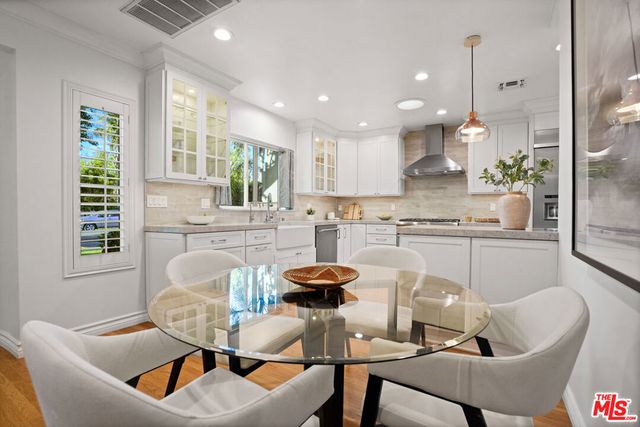 11552 Hesby Street, Valley Village, CA 91601