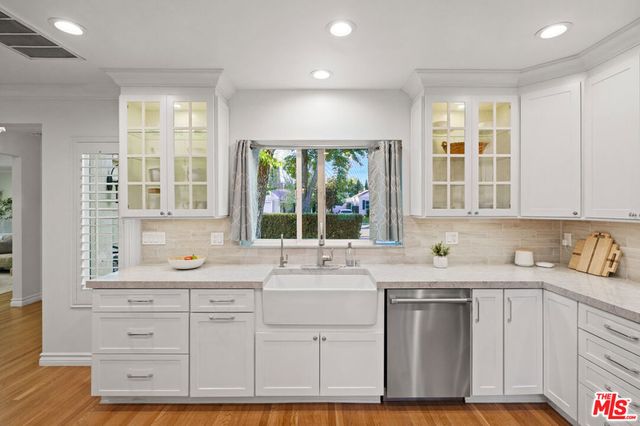 11552 Hesby Street, Valley Village, CA 91601