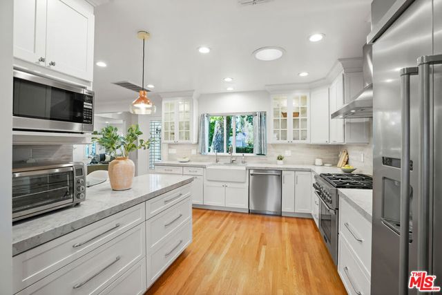 11552 Hesby Street, Valley Village, CA 91601