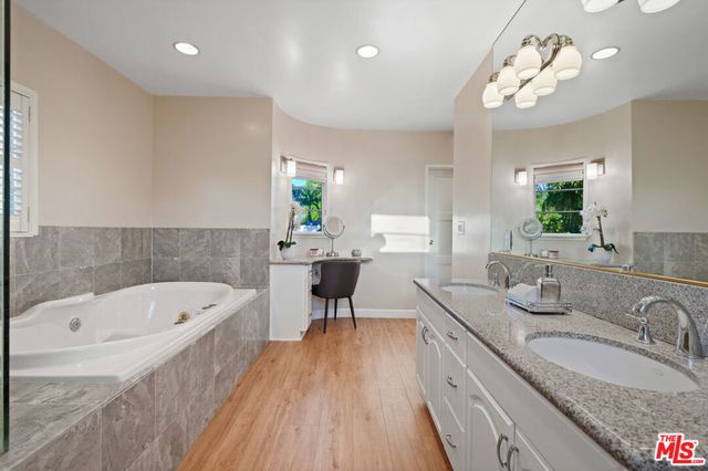 11552 Hesby Street, Valley Village, CA 91601