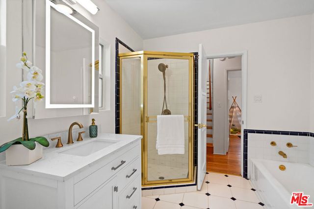 11552 Hesby Street, Valley Village, CA 91601