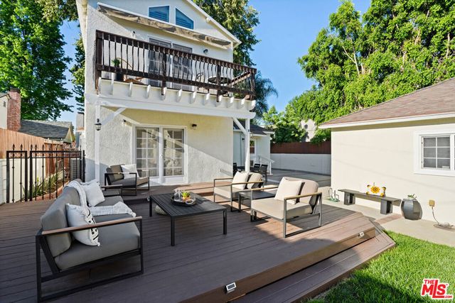 11552 Hesby Street, Valley Village, CA 91601