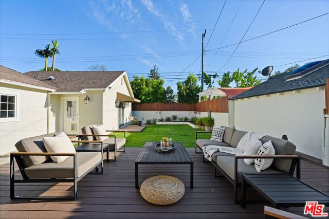 11552 Hesby Street, Valley Village, CA 91601