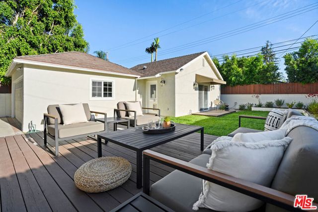 11552 Hesby Street, Valley Village, CA 91601