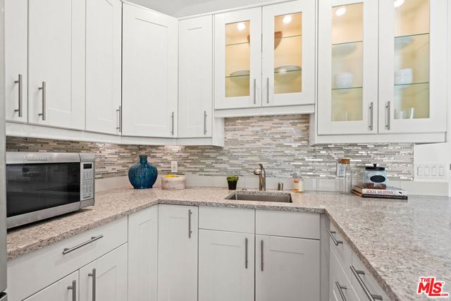 11552 Hesby Street, Valley Village, CA 91601