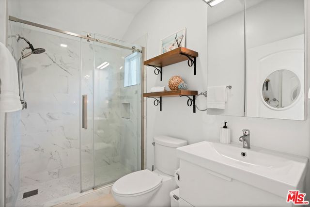 11552 Hesby Street, Valley Village, CA 91601