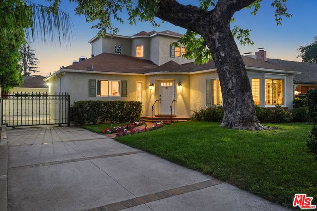 11552 Hesby Street, Valley Village, CA 91601