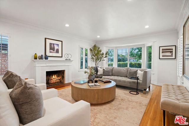 11552 Hesby Street, Valley Village, CA 91601