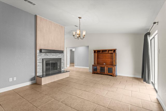 505 N Durham Avenue, Lubbock, TX 79416