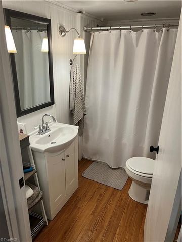 1529 Five Oaks Trail, Mount Airy, NC 27030