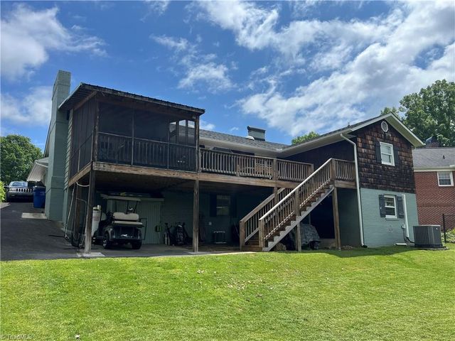 1529 Five Oaks Trail, Mount Airy, NC 27030