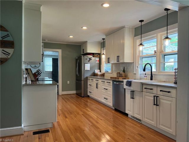 1529 Five Oaks Trail, Mount Airy, NC 27030