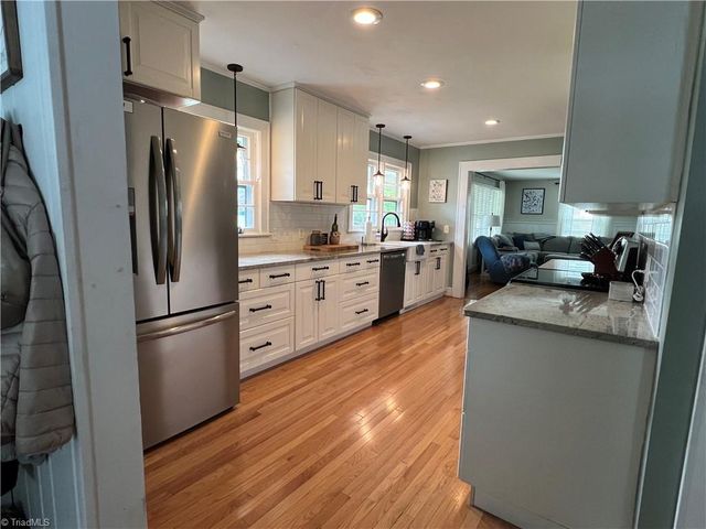 1529 Five Oaks Trail, Mount Airy, NC 27030