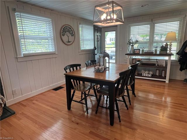 1529 Five Oaks Trail, Mount Airy, NC 27030