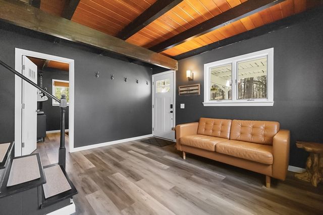 503 Hilltop Rd, Lancaster, MA 01523