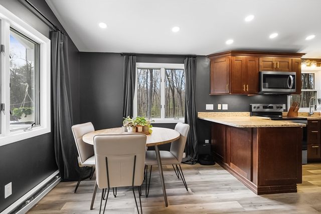 503 Hilltop Rd, Lancaster, MA 01523