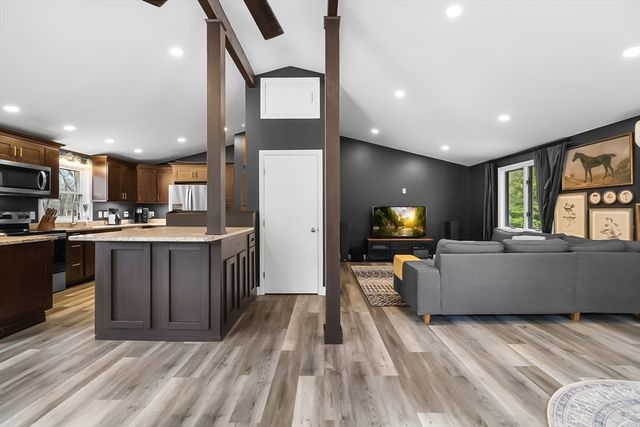 503 Hilltop Rd, Lancaster, MA 01523