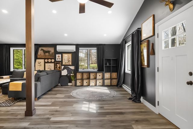 503 Hilltop Rd, Lancaster, MA 01523