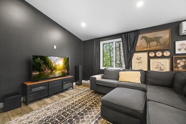 503 Hilltop Rd, Lancaster, MA 01523