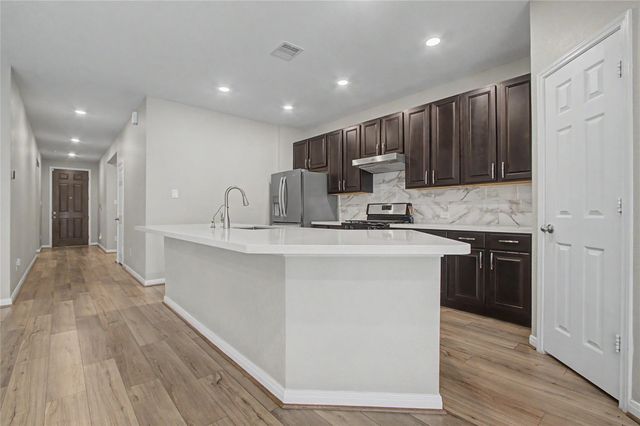 7219 Escondido Drive, Rosharon, TX 77583