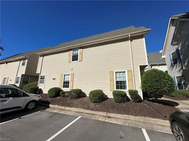 1032 Gas Light LN, Virginia Beach, VA 23462