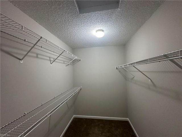 1032 Gas Light LN, Virginia Beach, VA 23462