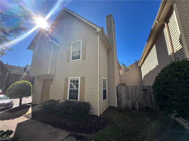 1032 Gas Light LN, Virginia Beach, VA 23462