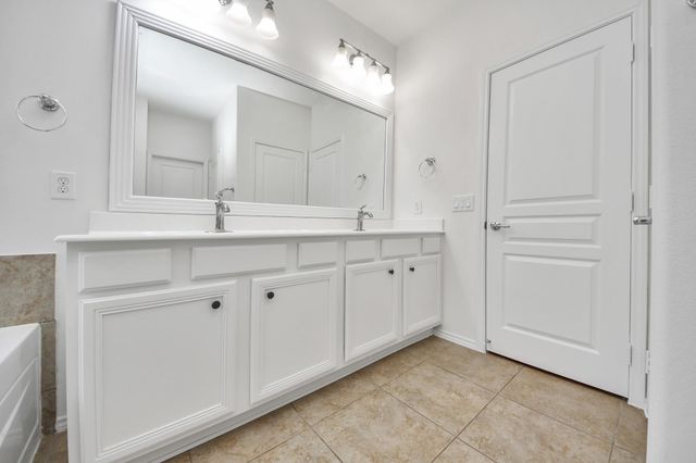 9606 W Amber Bluff Lane, Katy, TX 77494