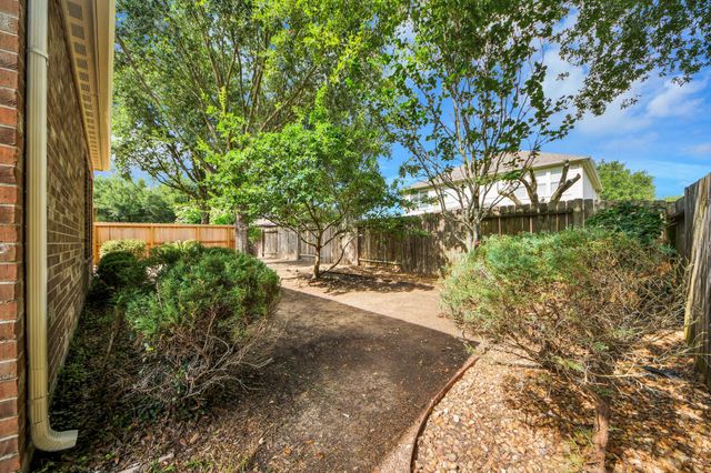 9606 W Amber Bluff Lane, Katy, TX 77494