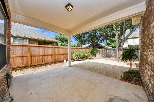 9606 W Amber Bluff Lane, Katy, TX 77494