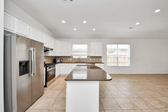 9606 W Amber Bluff Lane, Katy, TX 77494