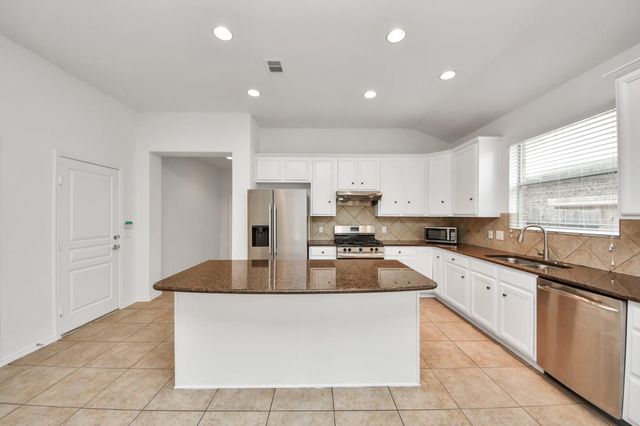 9606 W Amber Bluff Lane, Katy, TX 77494
