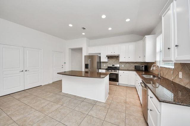 9606 W Amber Bluff Lane, Katy, TX 77494