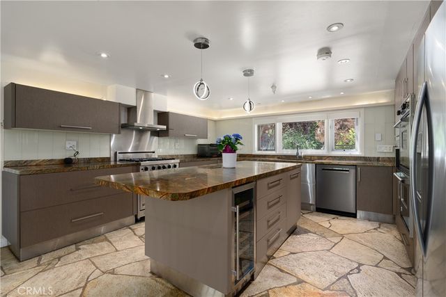 7670 Woodrow Wilson, Los Angeles, CA 90046