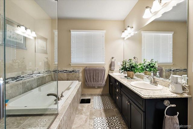 55206 Sarazen Drive, Macomb Township, MI 48042