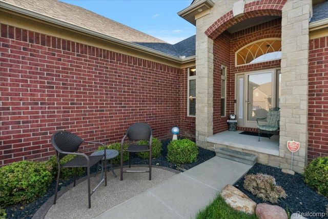 55206 Sarazen Drive, Macomb Township, MI 48042
