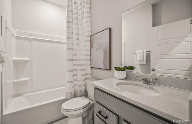 3091 Sydrake Court, Lake Orion Village, MI 48359