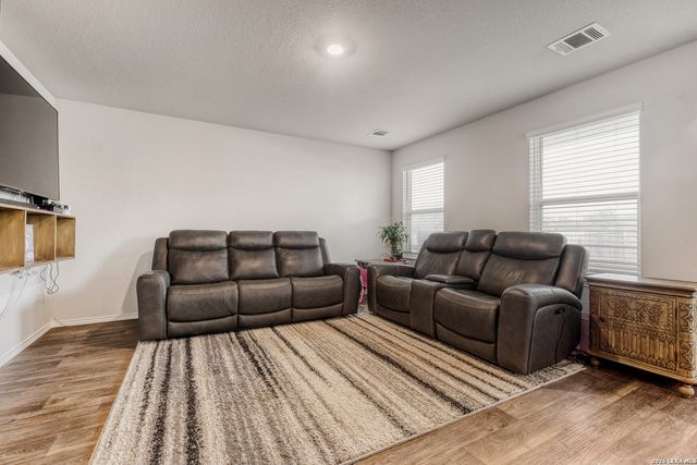 3613 Snowbird, Converse, TX 78109