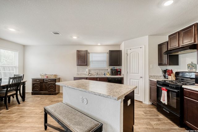 3613 Snowbird, Converse, TX 78109