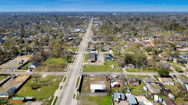 6005 Laura Koppe Road, Houston, TX 77016