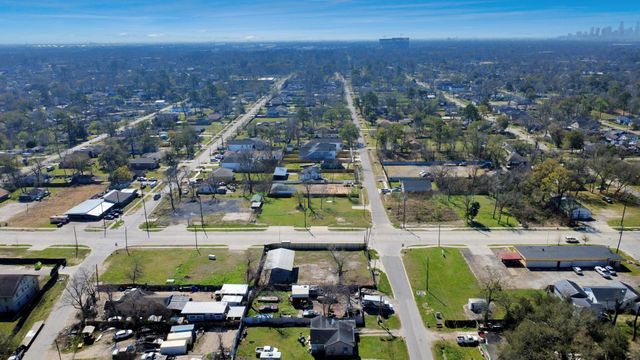 6005 Laura Koppe Road, Houston, TX 77016