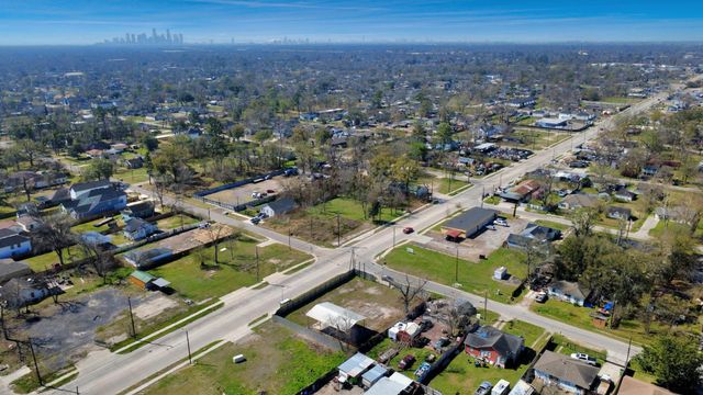 6005 Laura Koppe Road, Houston, TX 77016