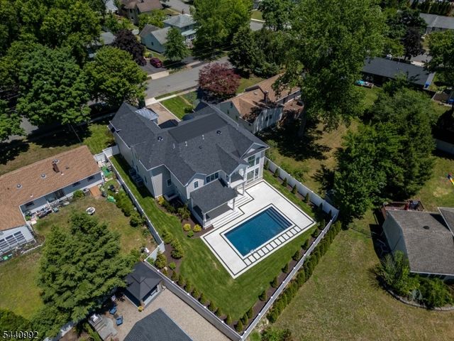 92 Oliver Rd, Paramus Boro, NJ 07652