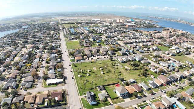 2317 Wimcrest Street, Galveston, TX 77551